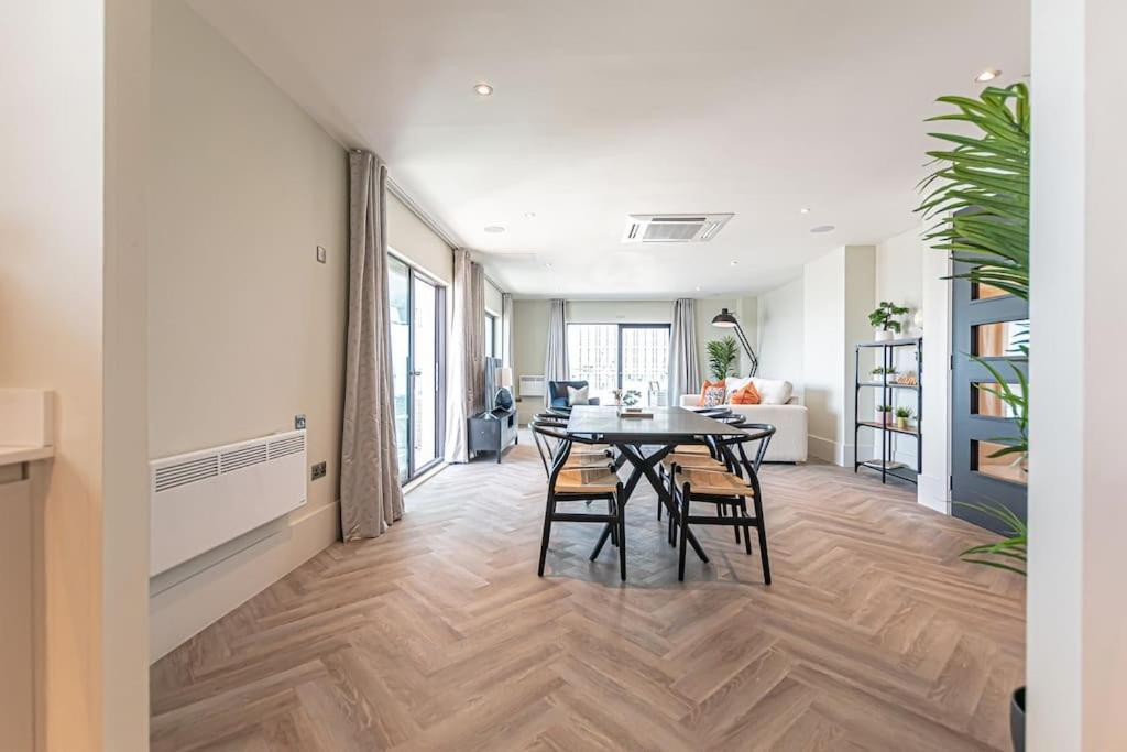 Penthouse River View! Wow リヴァプール エクステリア 写真