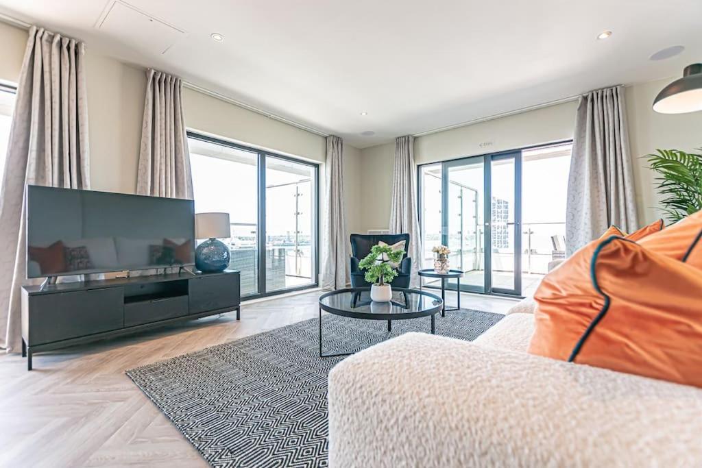 Penthouse River View! Wow リヴァプール エクステリア 写真